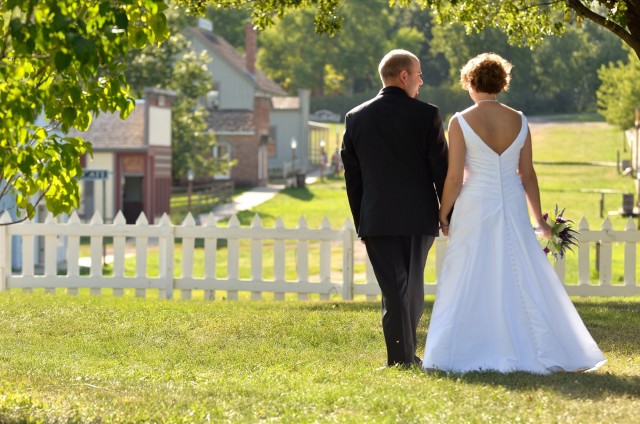 Urbandale Living History Farms Wedding Photographer
